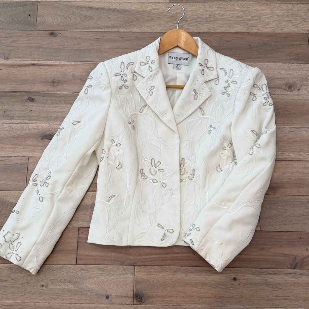 Elegant White Floral Embroidered beaded vintage blazer Jacket